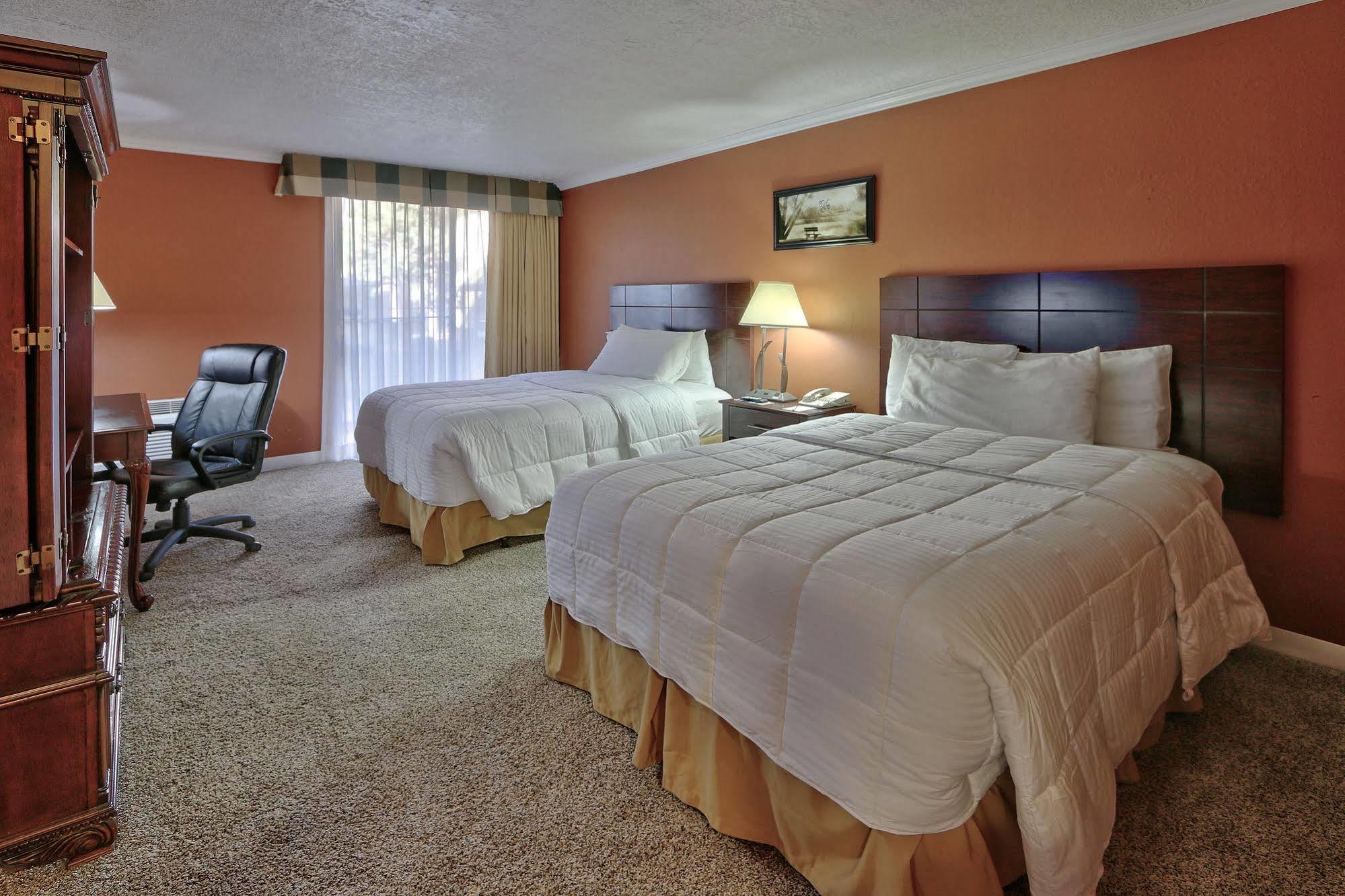 Ramada By Wyndham Albuquerque Midtown Hotel Bagian luar foto